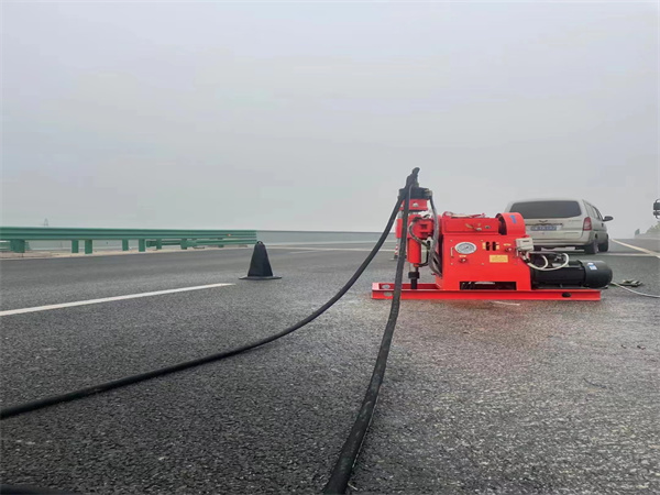 上杭马路路基路面开裂下沉注浆加固灌浆